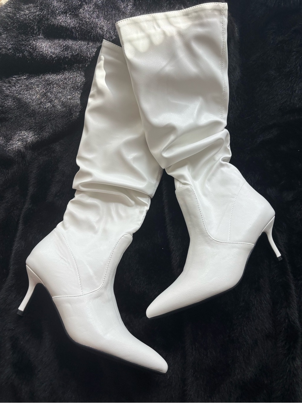 White Knee High Boots 🤍 Pointed Toe Kitten Heel Size 8